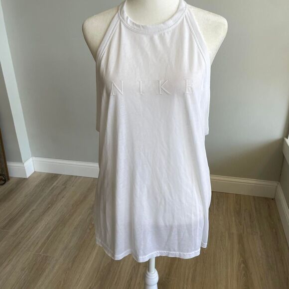 Nike XL White Textured Flowy Tank Top Minimalist Sheer Gym Athleisure Clean Girl - Picture 2 of 6